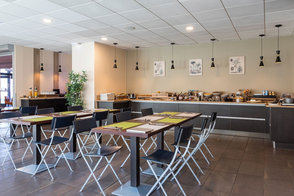 Hotel the Originals Saint Etienne Aeroport Actuel 45/61