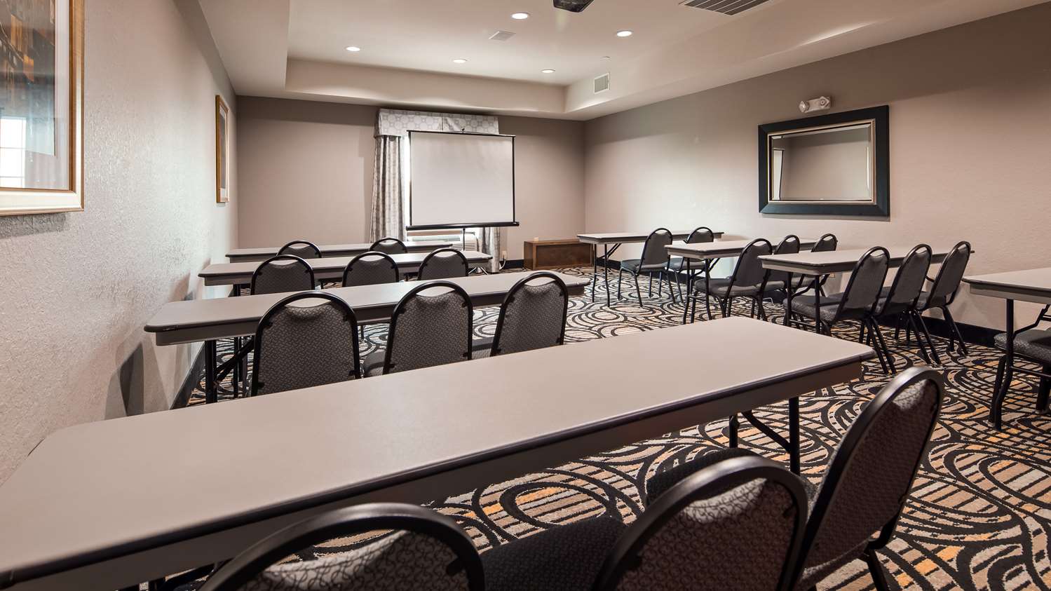 Best Western Plus Kenedy Inn 27/29