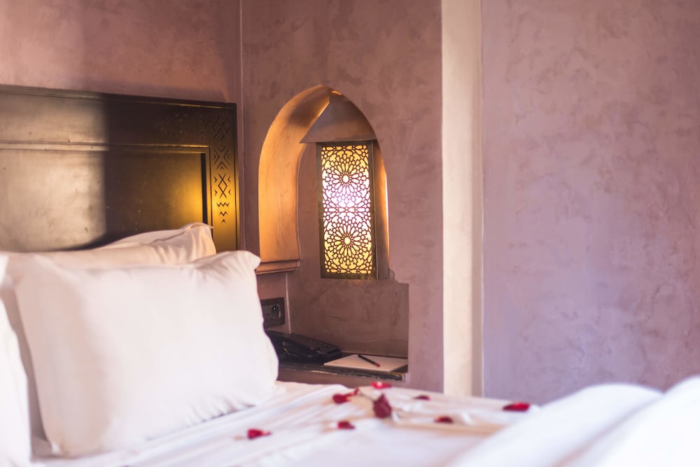 Hotel Almas 31/50