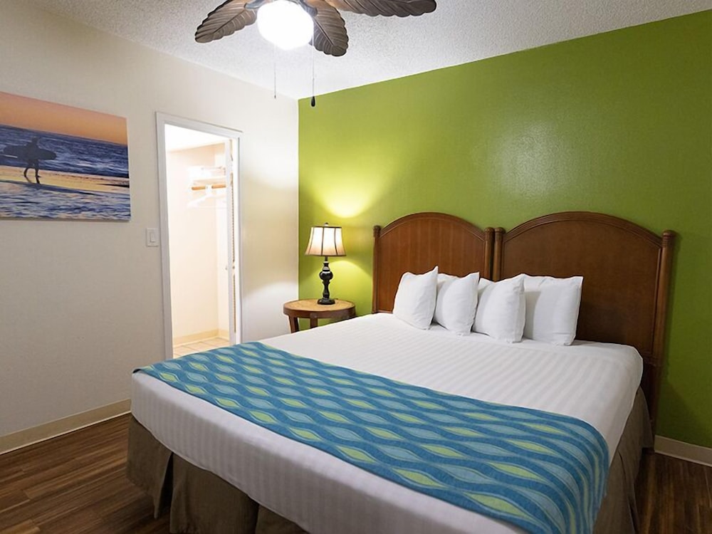DIAMOND HEAD, SUITE