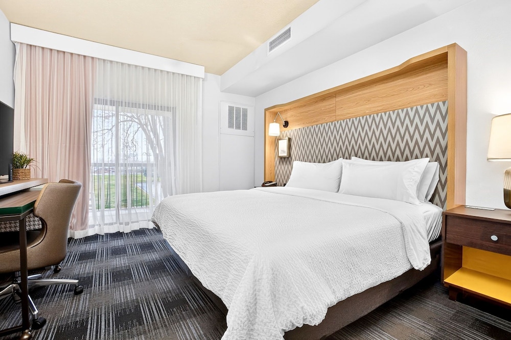 Standard, King Bed, Accessible