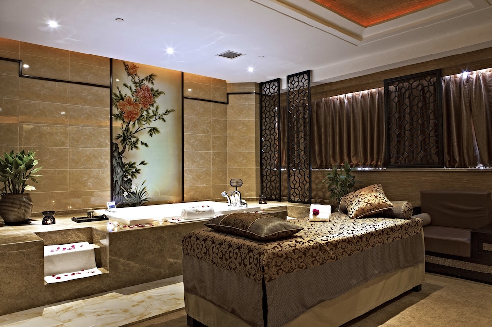 Jin Jiang Tower Hotel 6/63