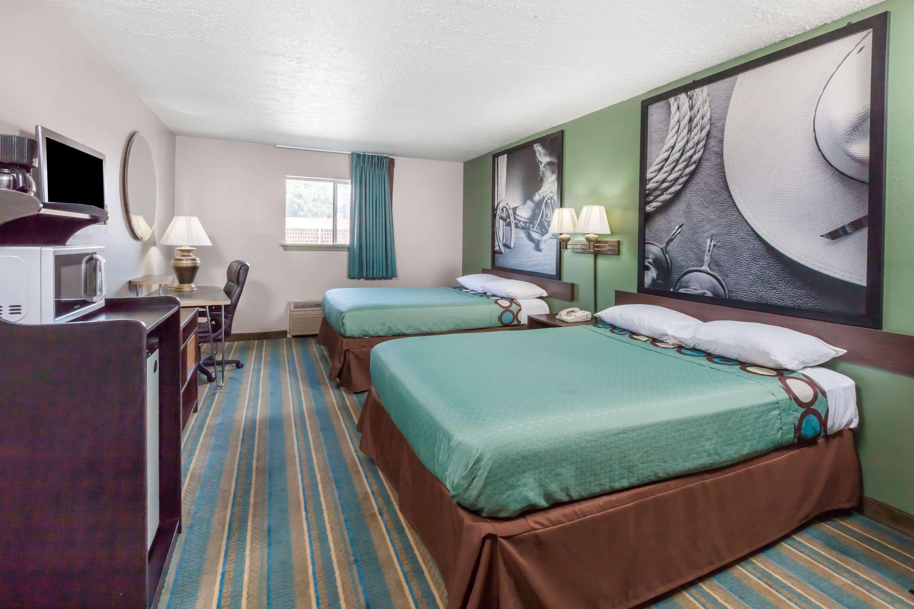 Super 8 By Wyndham Chickasha 9/28