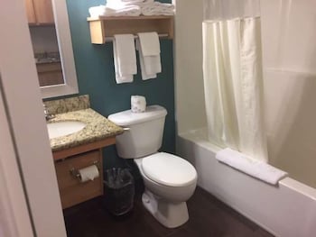 Studio6 Lenexa, KS - Overland Park 50/53