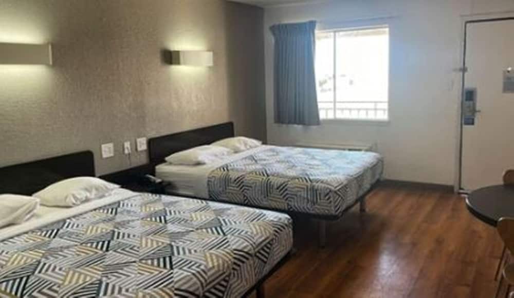 Motel6 Wichita Falls, TX - North 39/63