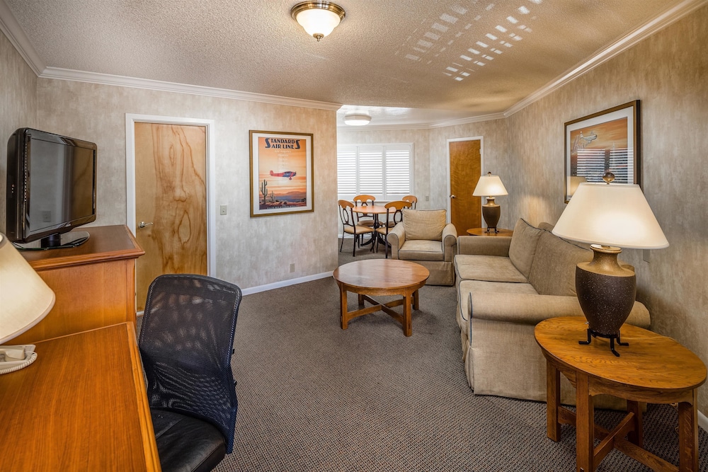SFO El Rancho Inn 26/37