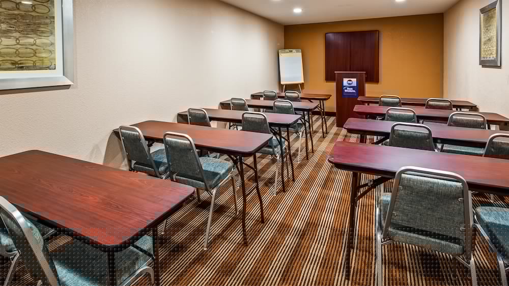 Best Western Cape Cod Hotel 60/69