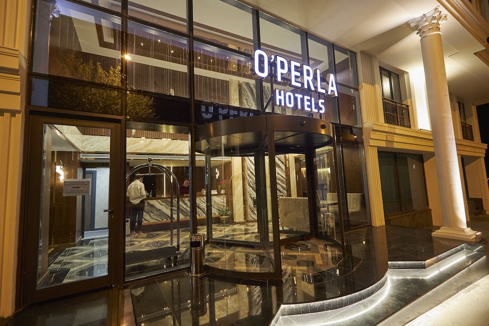 Operla Airport Hotels, Trademark Collection by Wyndham 6/62