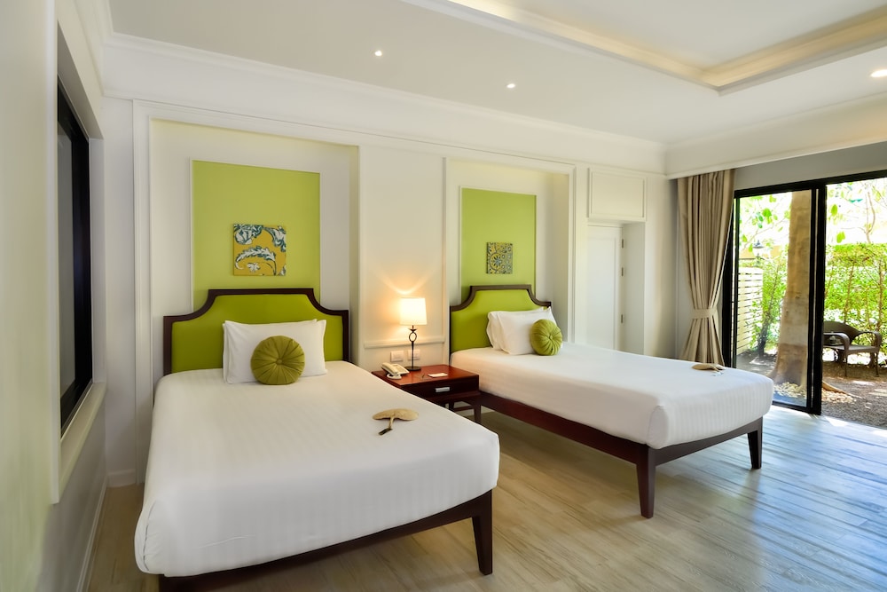 OUTRIGGER Koh Samui Beach Resort 28/85