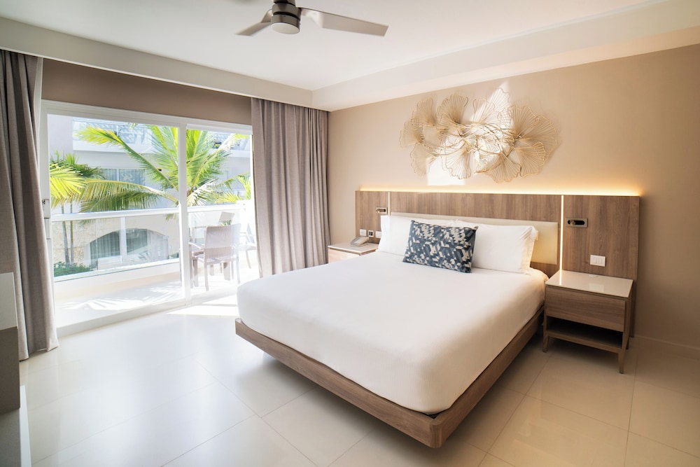 1 Bedroom, Diamond Club, Swim Out, Presidential, Luxury, Suite, King Bed, Sofa, Hot Tub