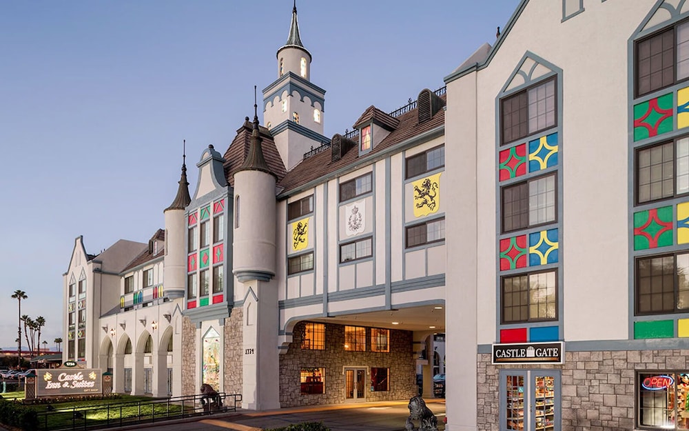 Castle Inn And Suites 2/38