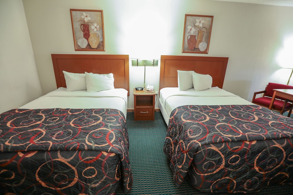 Super 8 by Wyndham Branson Shepherd of the Hills Exwy 18/60