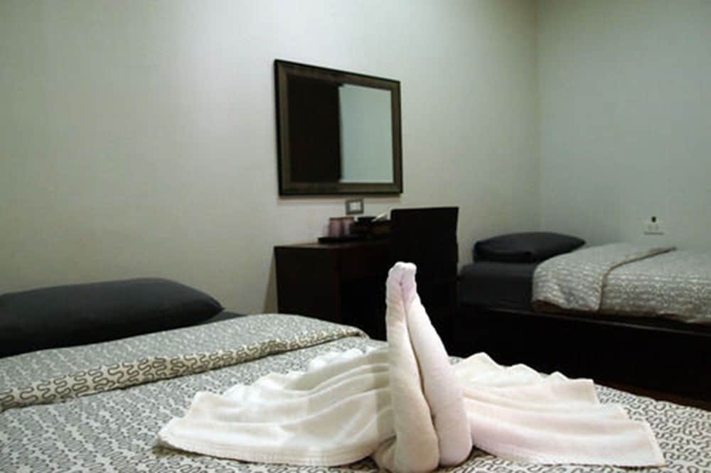Sunny Hostel Phuket 13/29