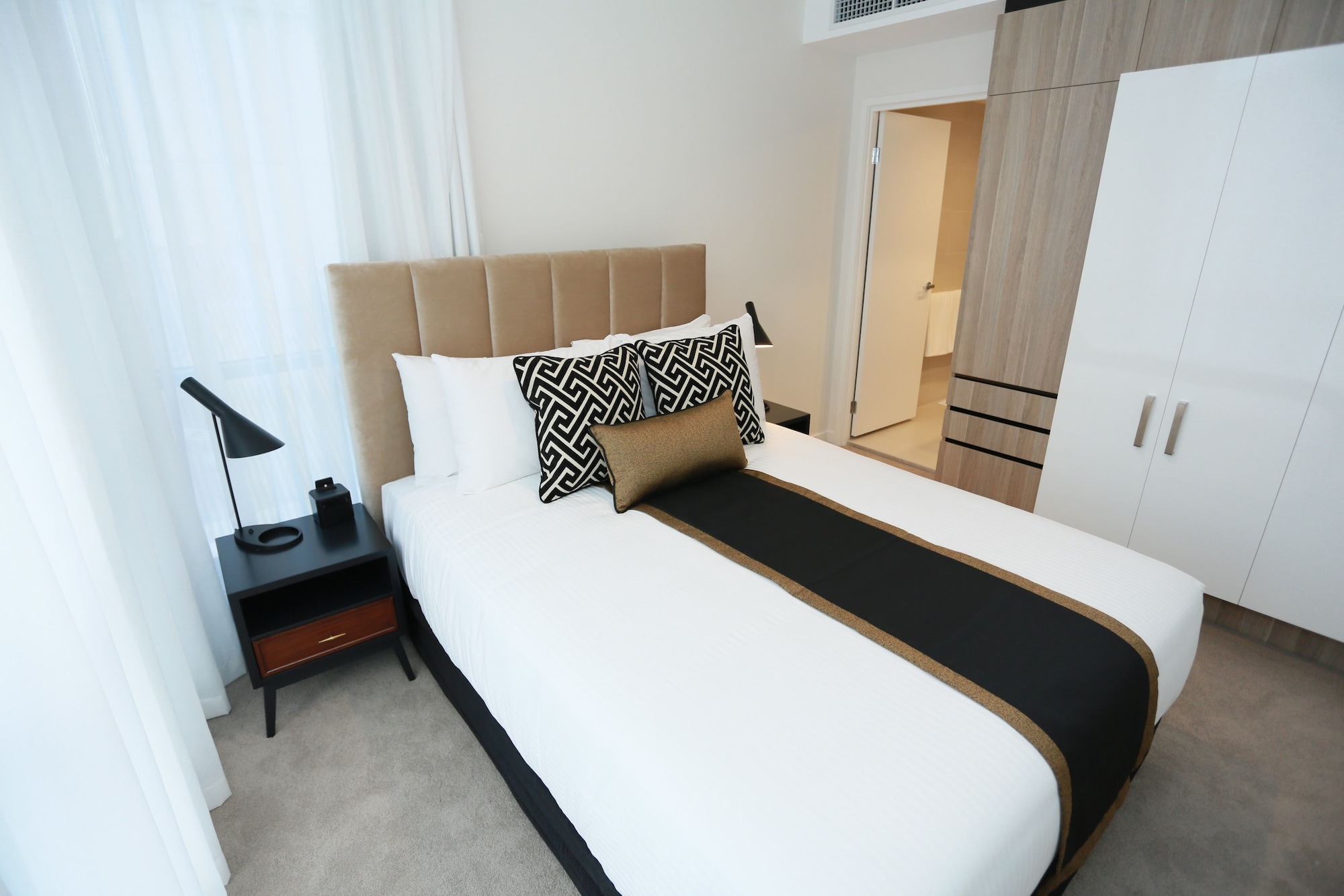 2 BEDROOMS, EXECUTIVE