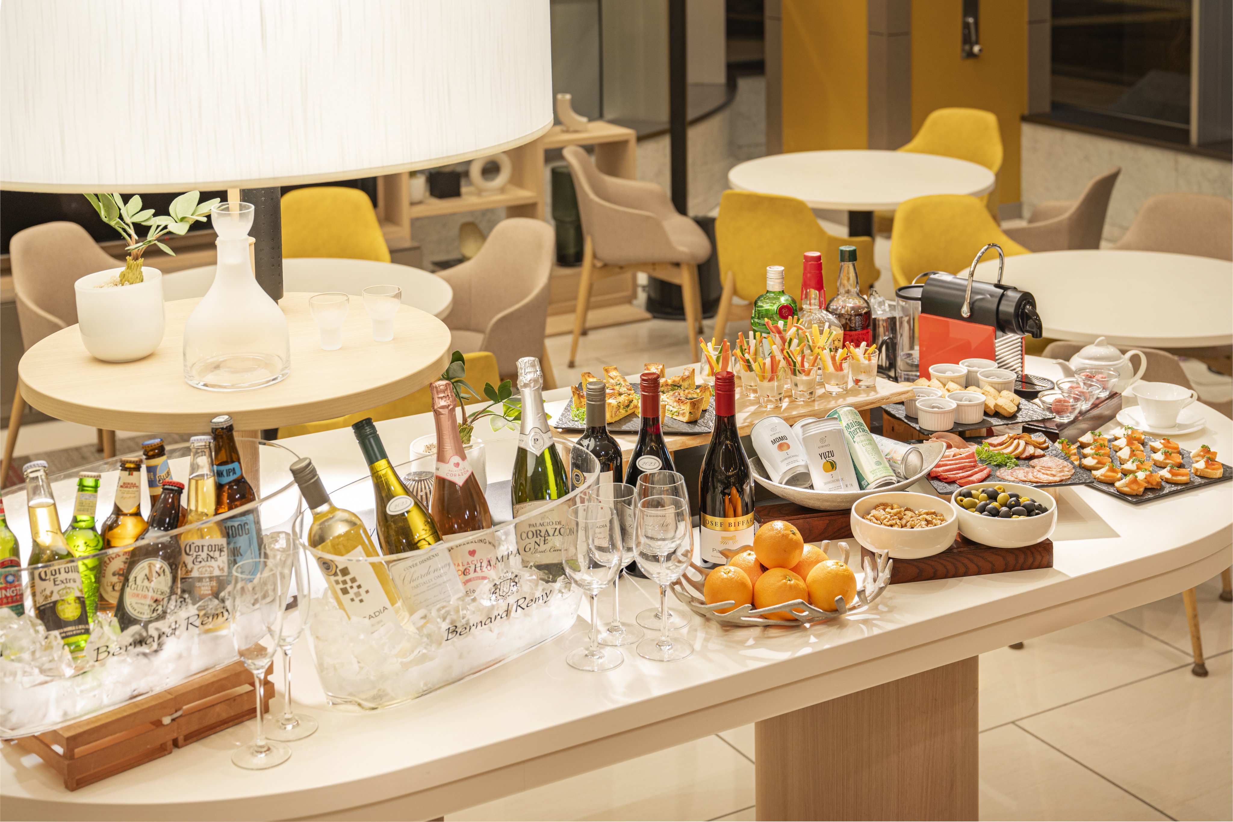 Holiday Inn And Suites Shin Osaka An Ihg Hotel 68/76