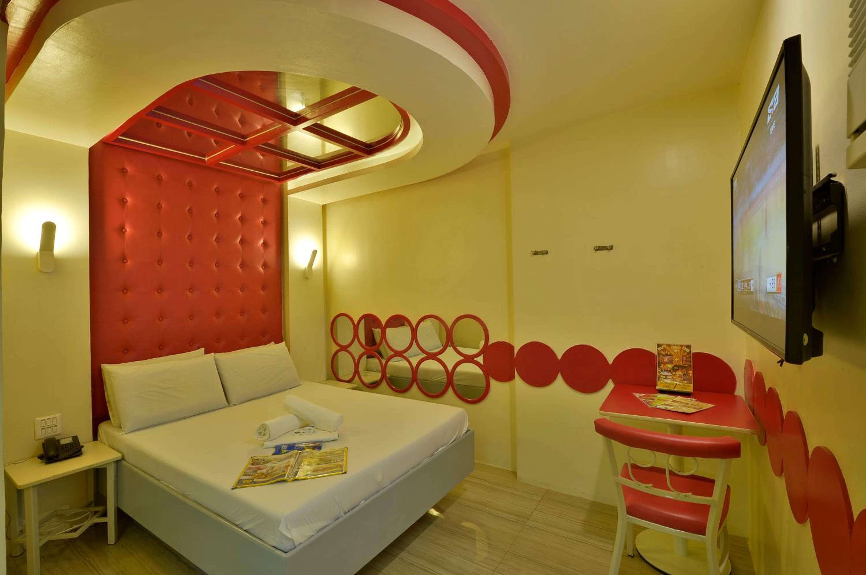 Premium, Double Bed, No Window