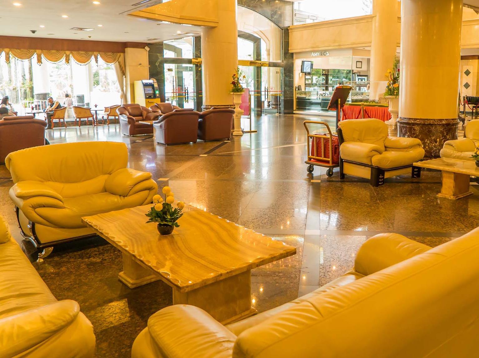 Phnom Penh Hotel 50/75