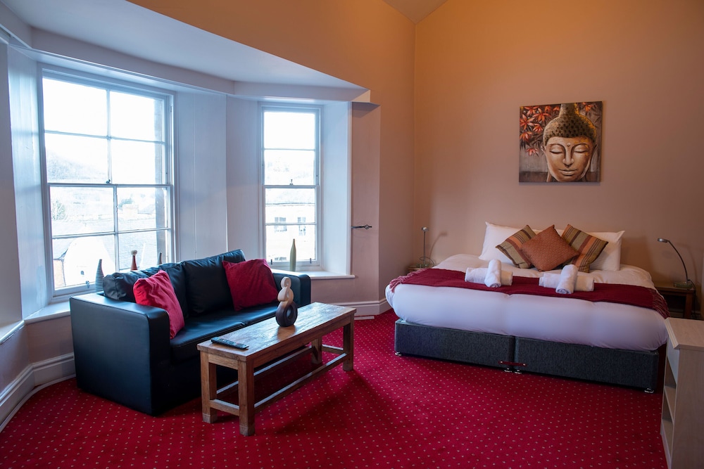 The Knighton Hotel by Payman Club 32/50