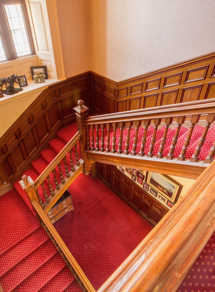Classic Lodges Bagden Hall Hotel 28/63