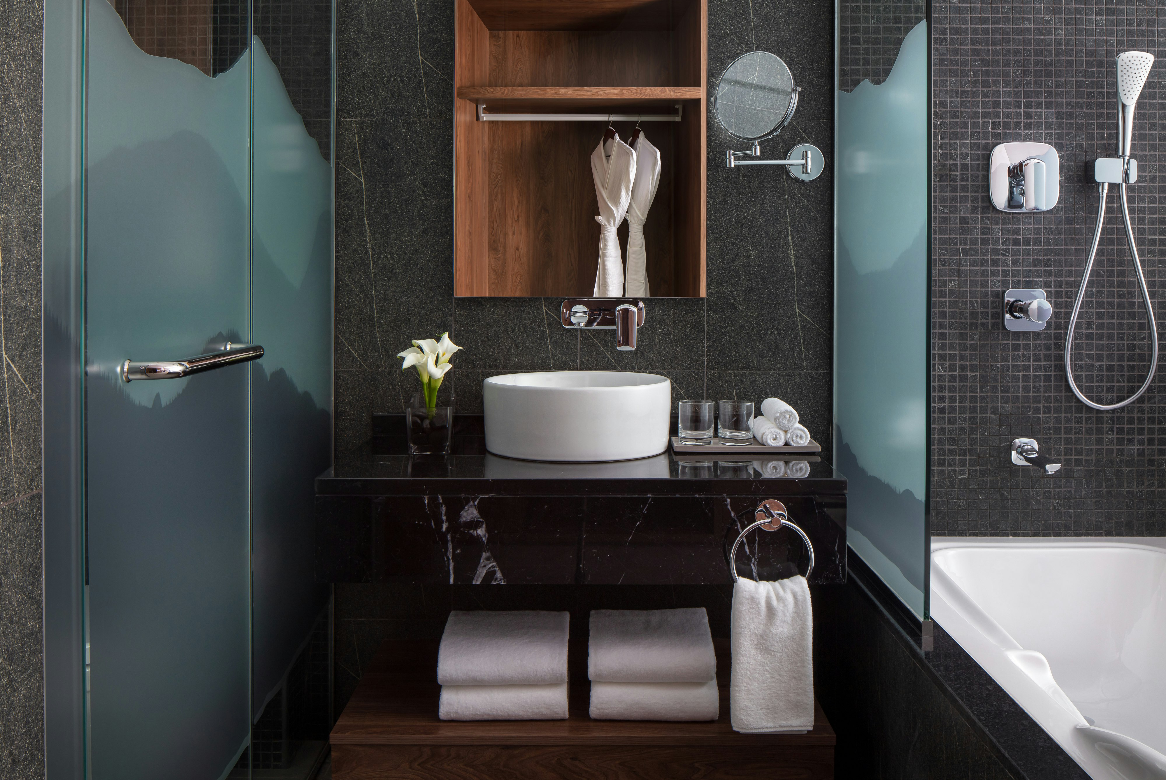 Renaissance Business Bay Hotel, Dubai 32/33