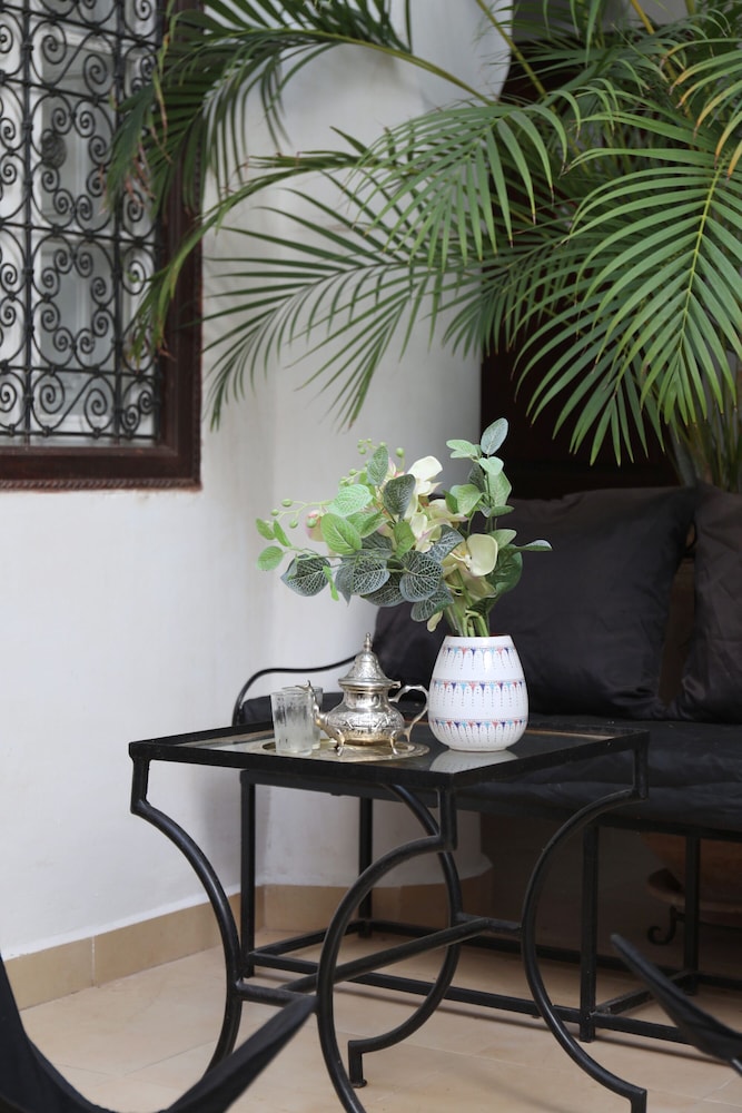 Riad Noor Charana 9/50