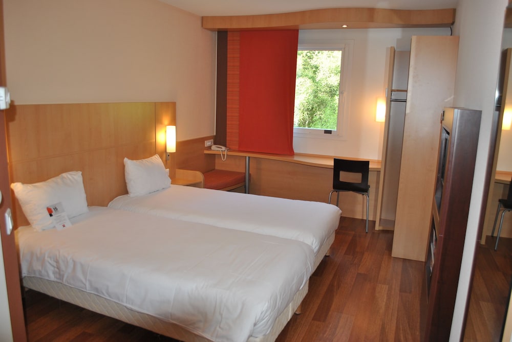 Room, Twin Beds