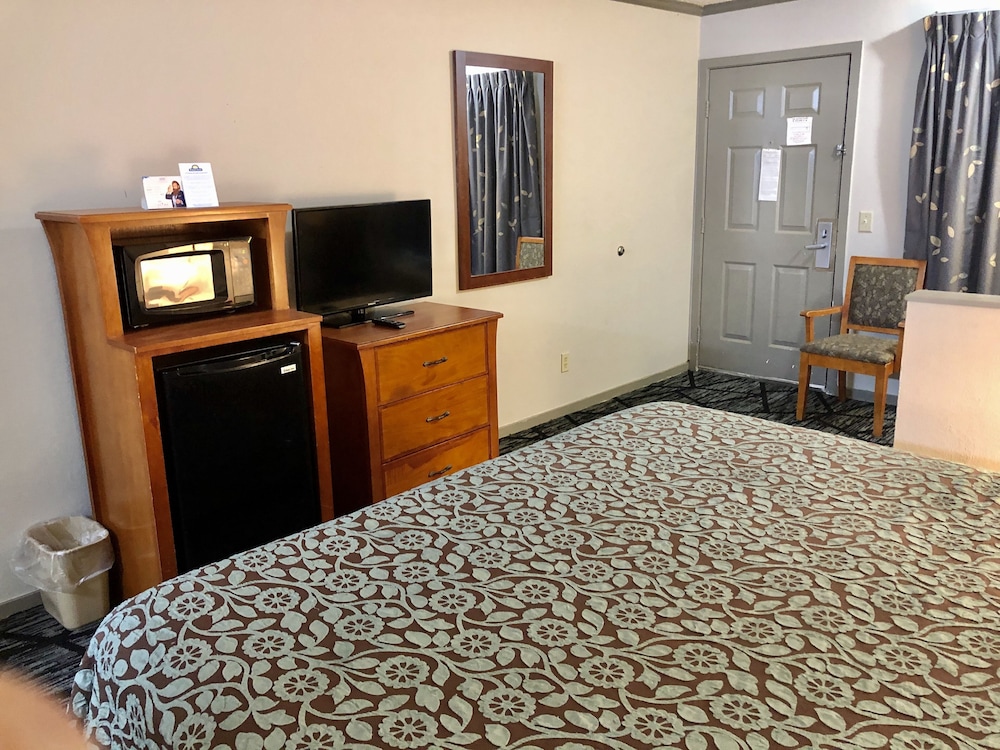 Days Inn by Wyndham Manning 7/16