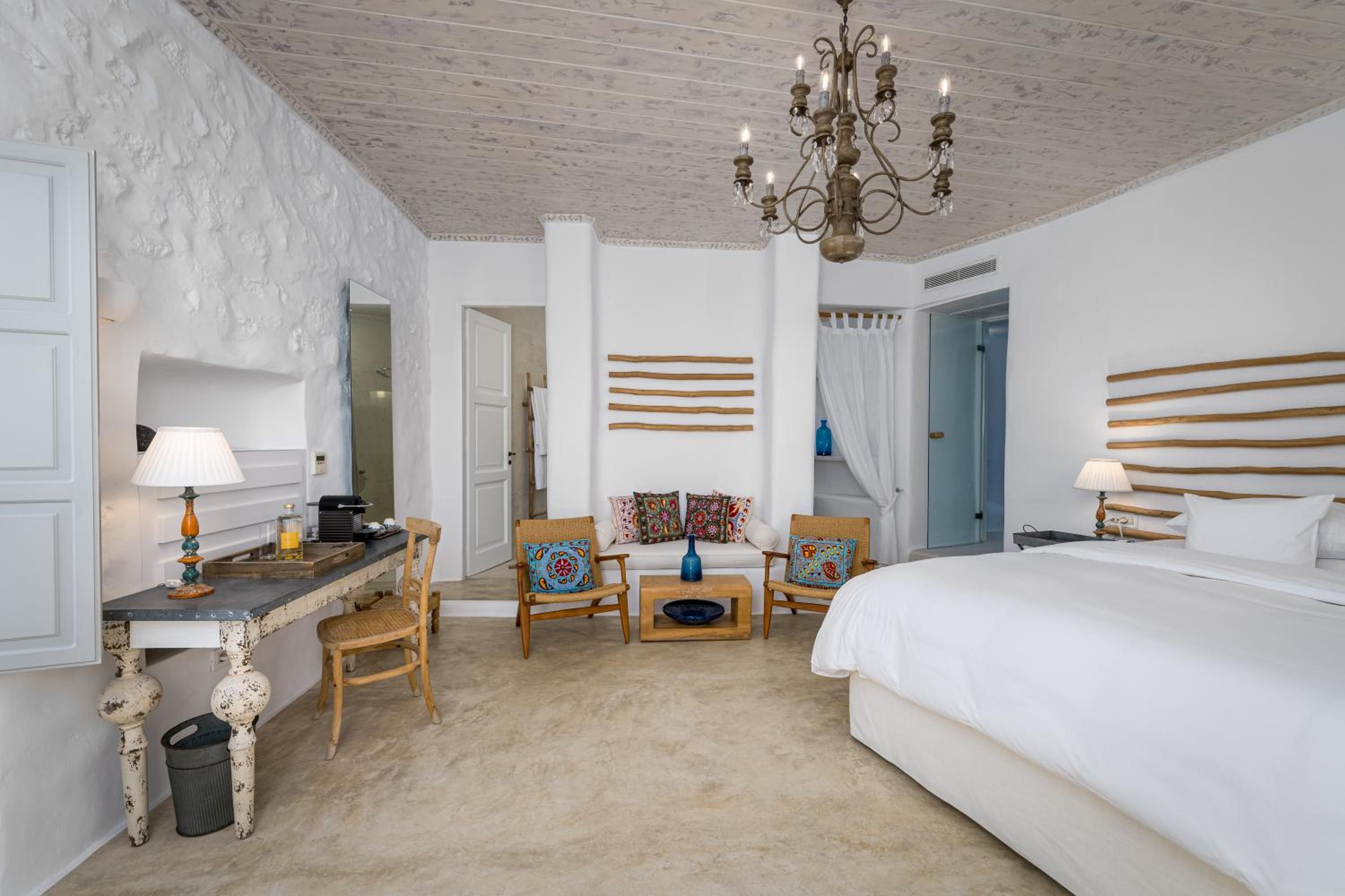 Interior, Cliff, Suite, Sea View, Plunge Pool, Jetted Tub