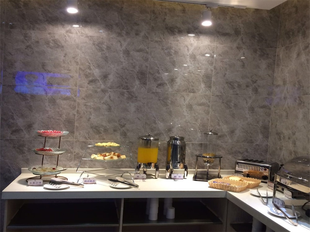 Lavande Hotel (Guangzhou Tianhe Park Yuancun Metro Station) 38/38
