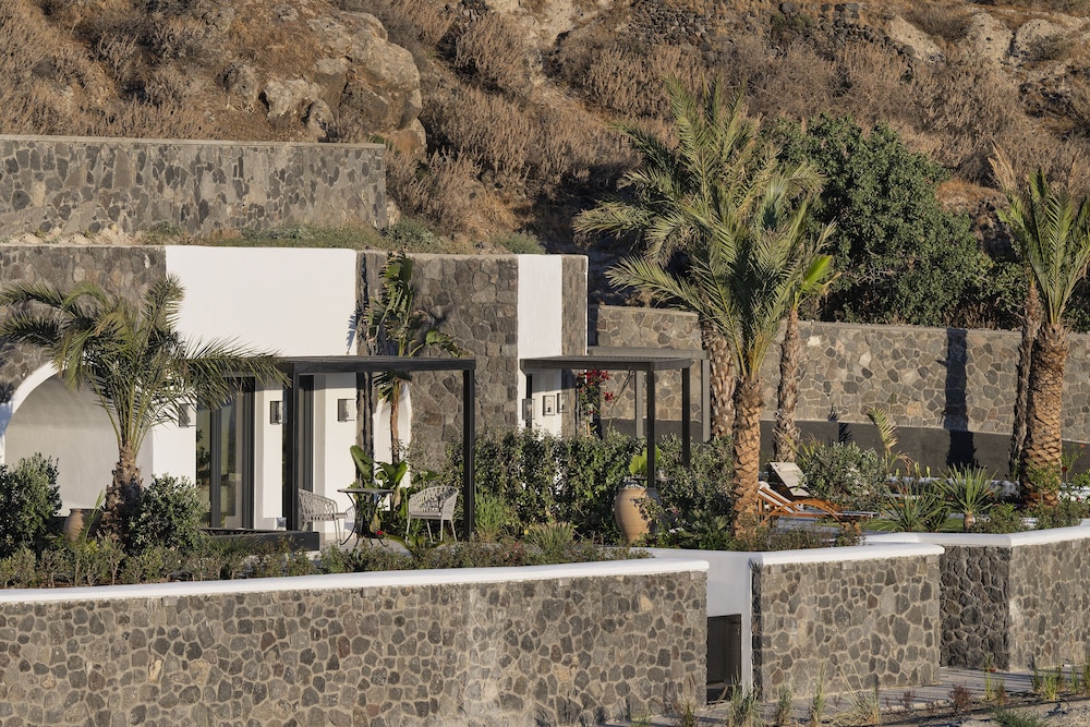 Palm Island Suites Santorini 45/66
