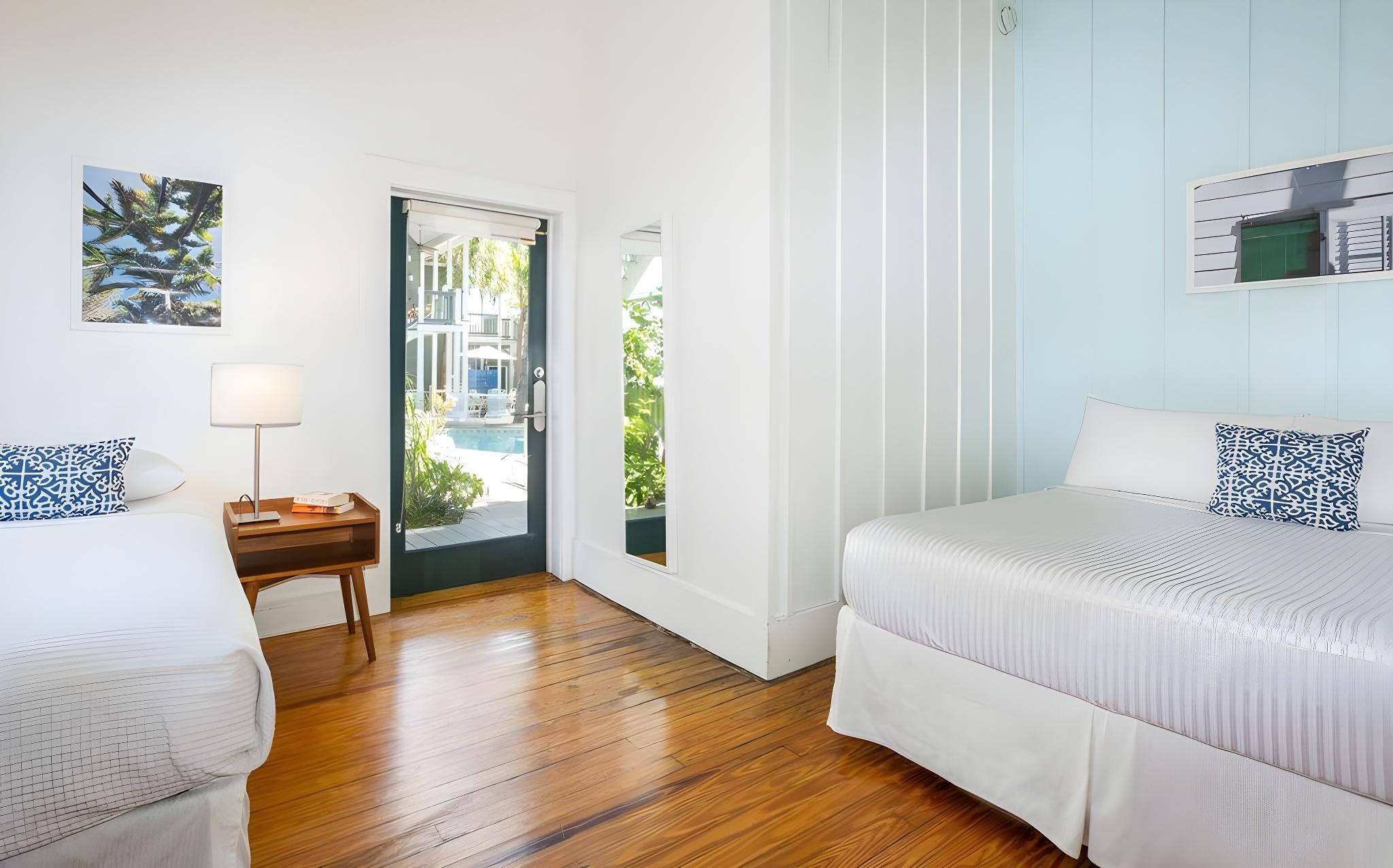 Cabana, Twin Beds, Queen Bed