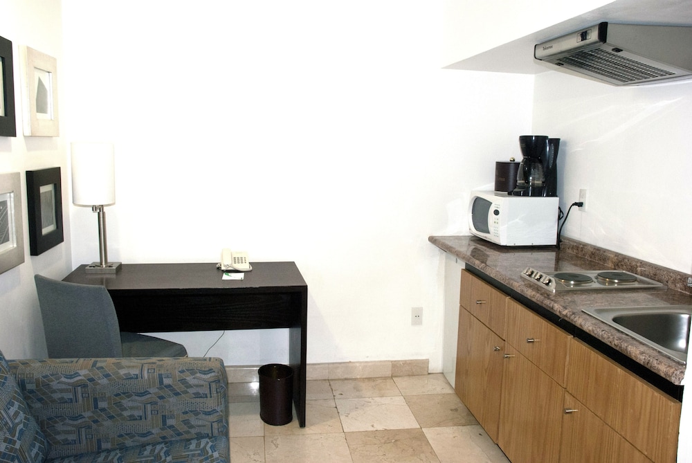 Hotel & Suites PF 41/43