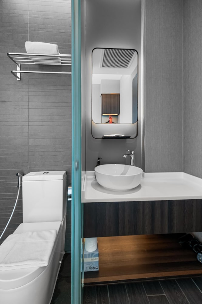 Beverly Hotels Elements 23/27