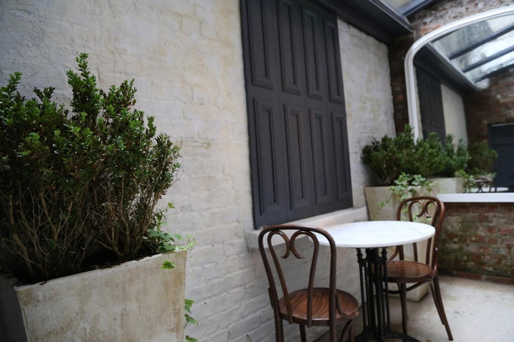 Number 8 The Townhouse 32/38