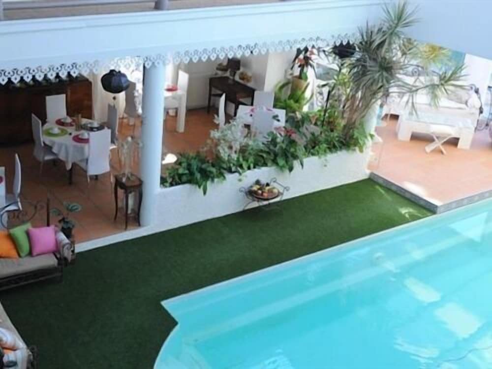 Villa Ambrosia 45/50