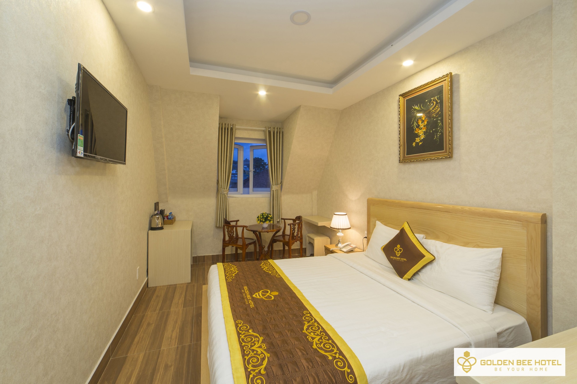 DELUXE, DOUBLE BED