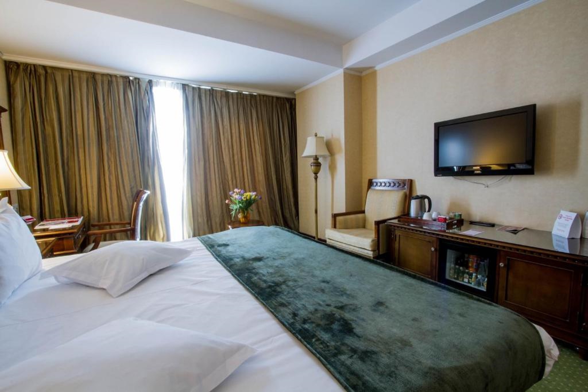 غرفة قياسية بسرير مزدوج، Ramada Brasov Hotel 3/4