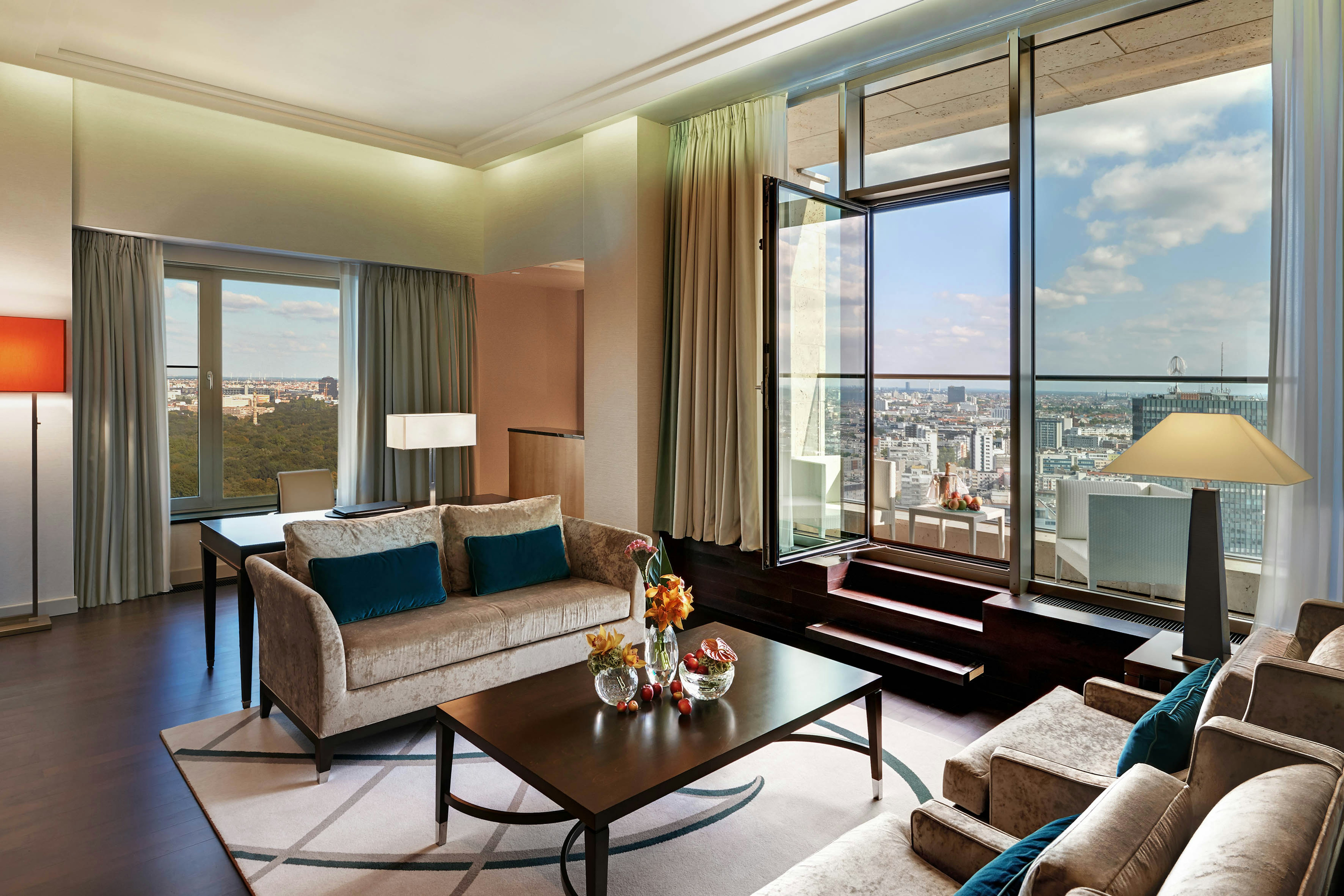 Waldorf Astoria Hotel 42/68