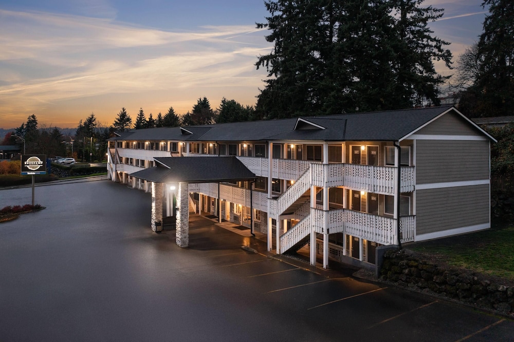 Basecamp Puyallup a Travelodge by Wyndham 3/50