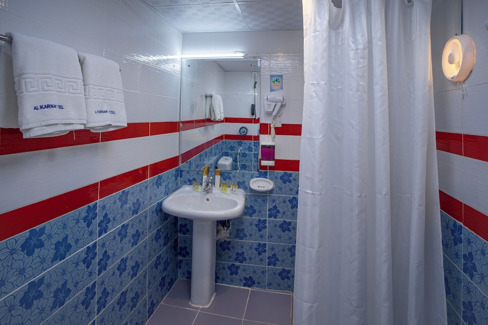 Al Sabkha Hotel 51/53