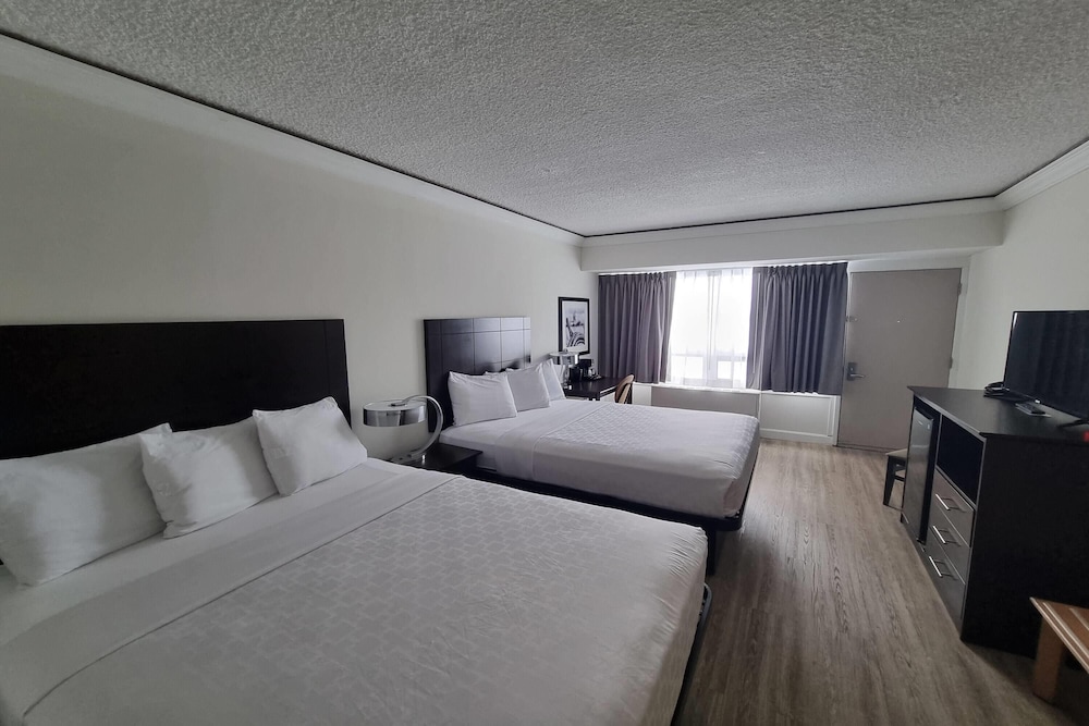 غرفة بسريرين كوين، Travelodge by Wyndham Trois-Rivieres 2/7
