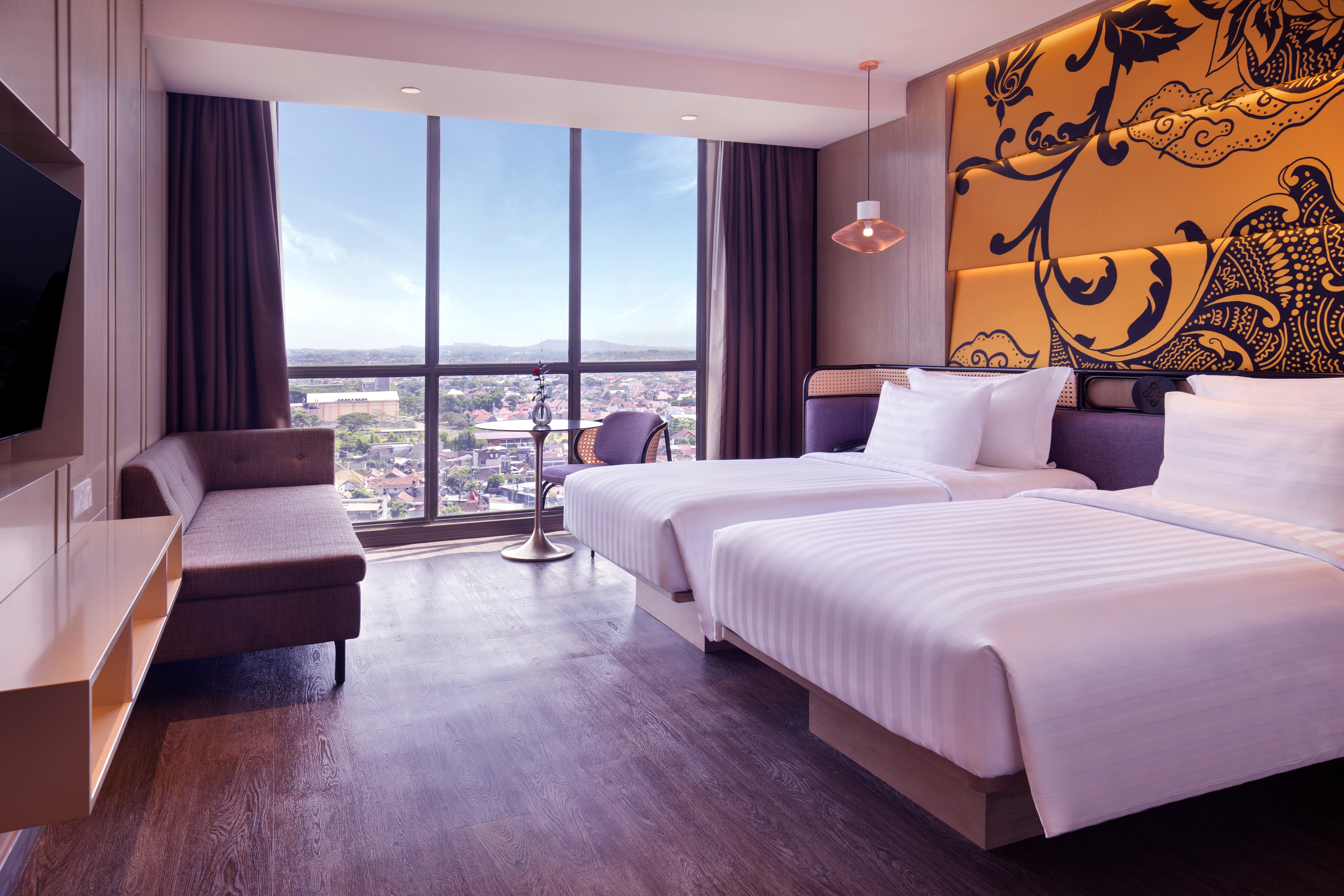 DELUXE, EXECUTIVE, TWIN BEDS, MOUNTAIN VIEW