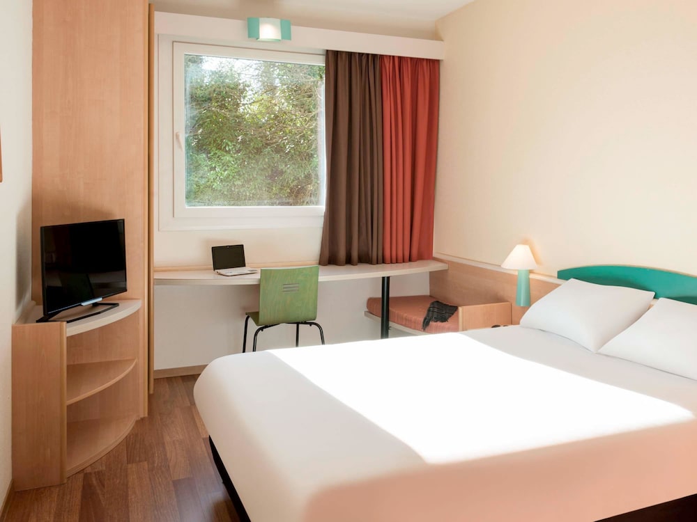 STANDARD, DOUBLE BED, ACCESSIBLE