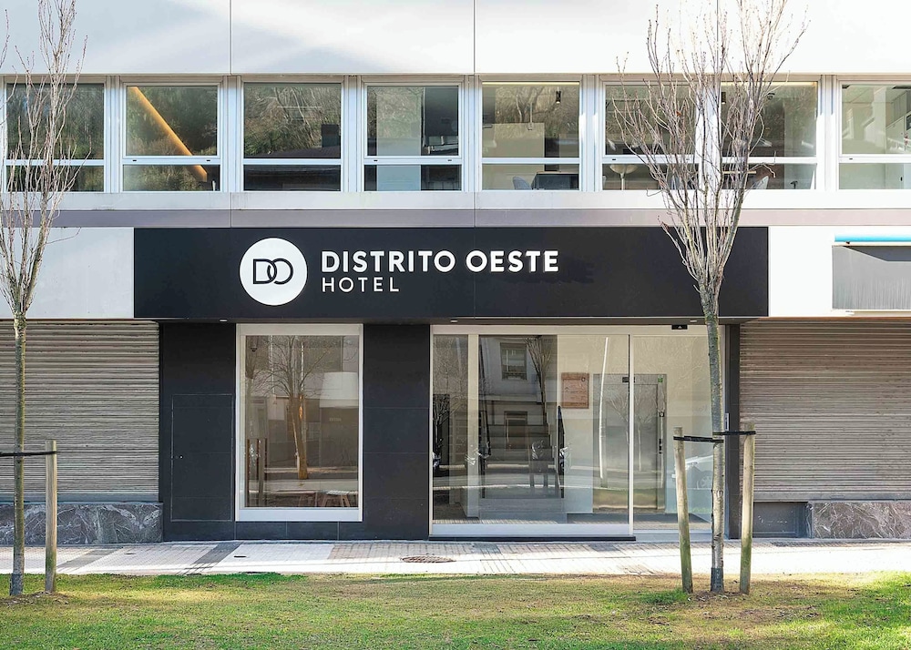 Hotel Distrito Oeste 2/50