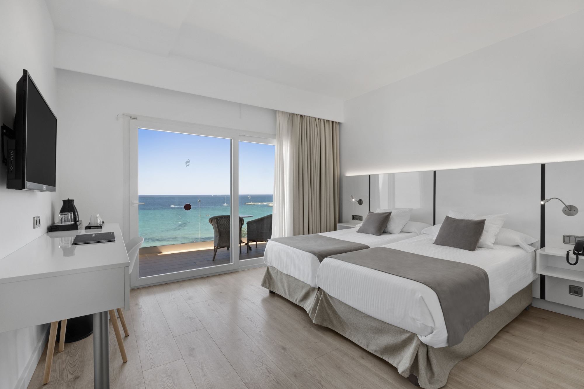 SUPERIOR, DOUBLE BED, SEA VIEW, BALCONY