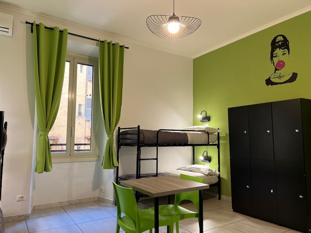 Palladini Hostel Rome 4/50