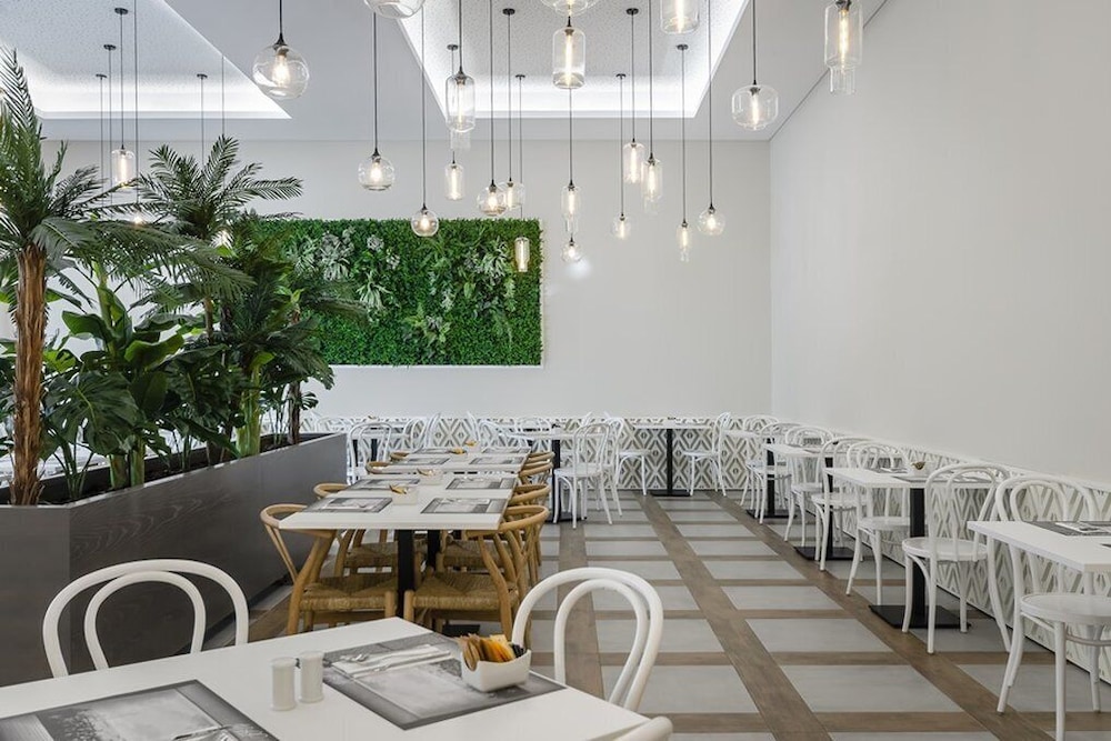 restaurant cafeteria