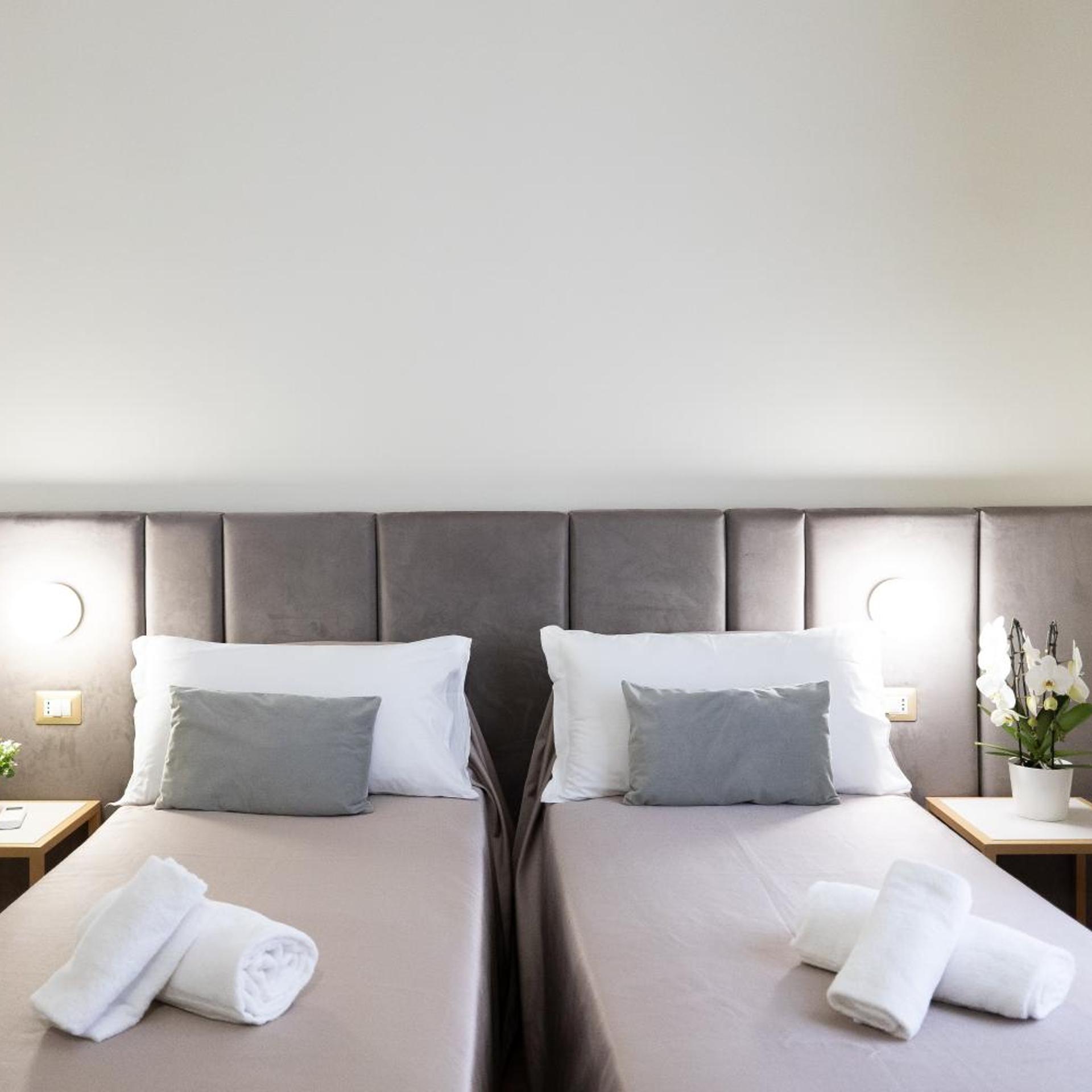 Deluxe, Double or Twin Bed, Hotel Romantica 10/10