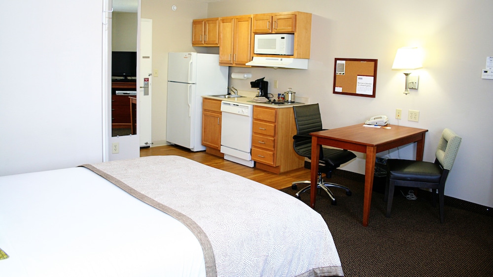 Candlewood Suites Harrisonburg 12/43