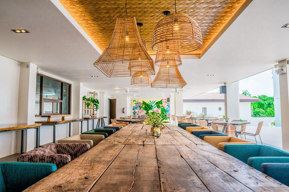 Charlie's El Nido 29/50